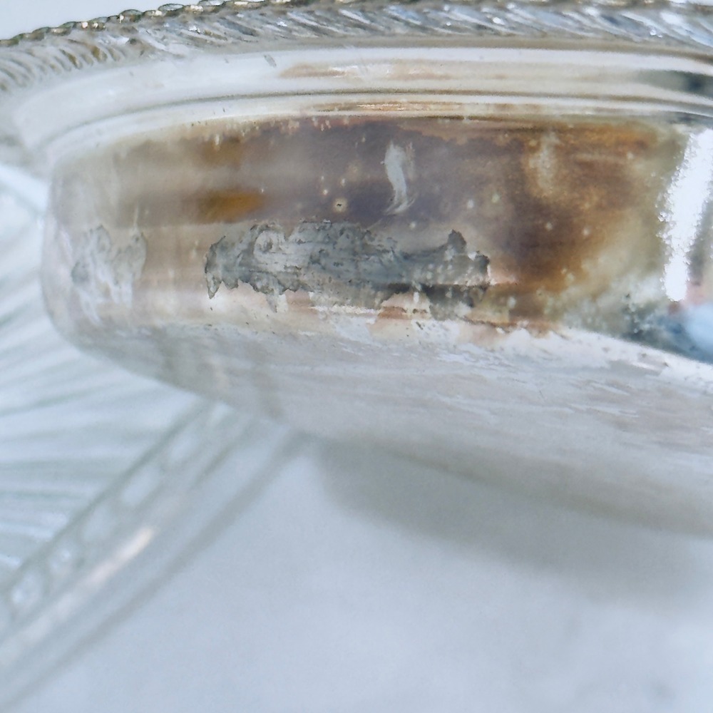 Vintage Silver Plated Gadroon Butter Dish with Glass Liner Fluted Dome Lid Good - Picture 13 of 14